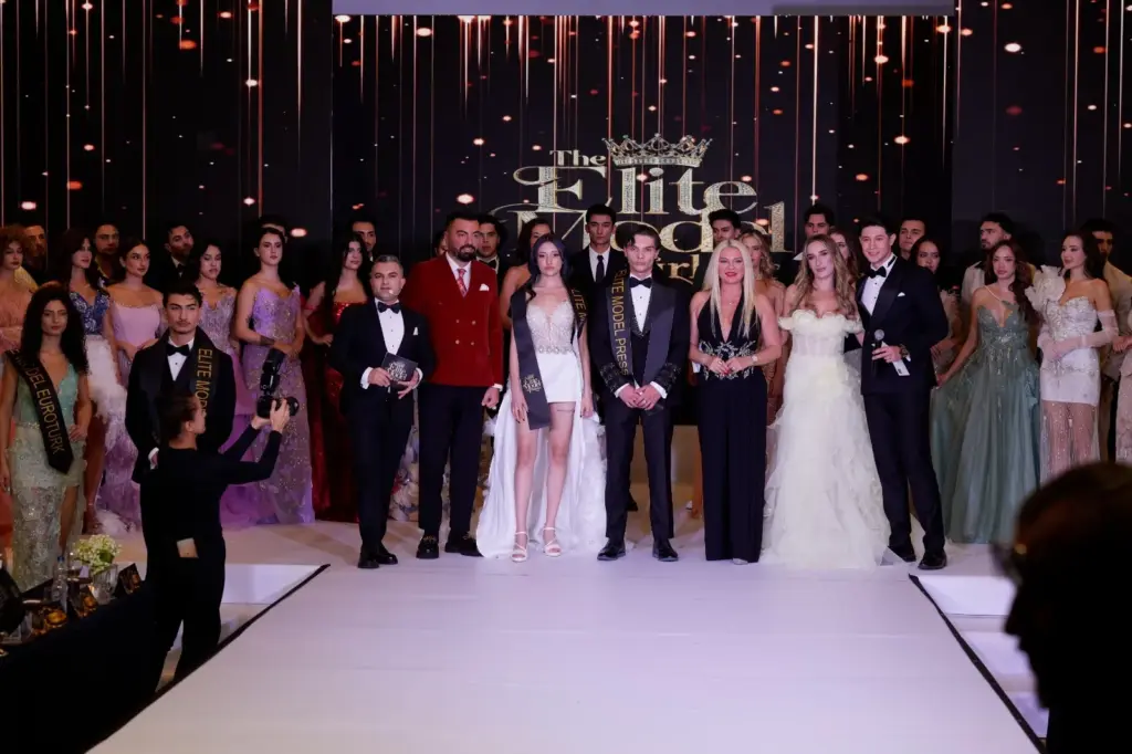 Lokman Deniz imzalı takımlarla erkek finalistlerin şıklığı